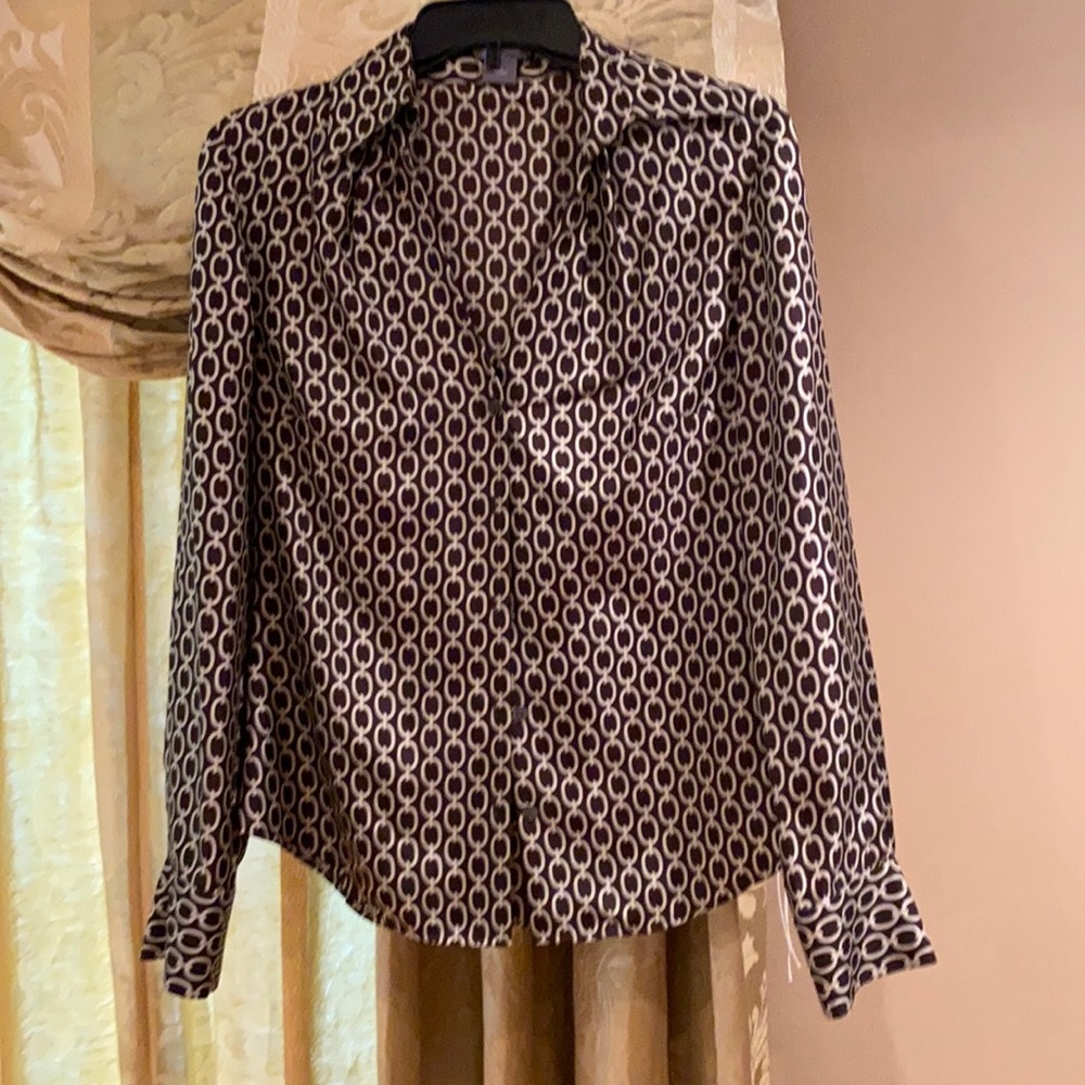 Ann Taylor 100% Silk Chain print button up SZ 6